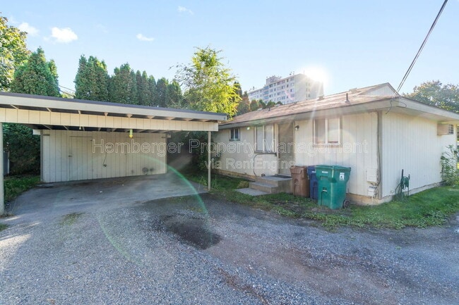 Building Photo - 7024 N Wiscomb St