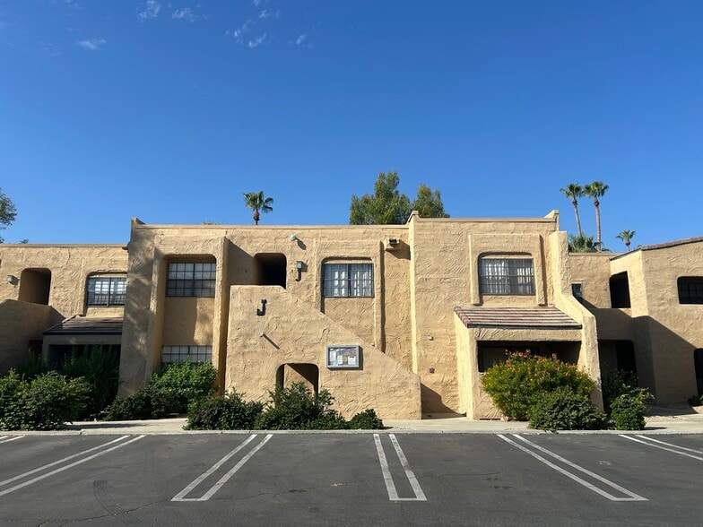 Building Photo - 5300 E Waverly Dr
