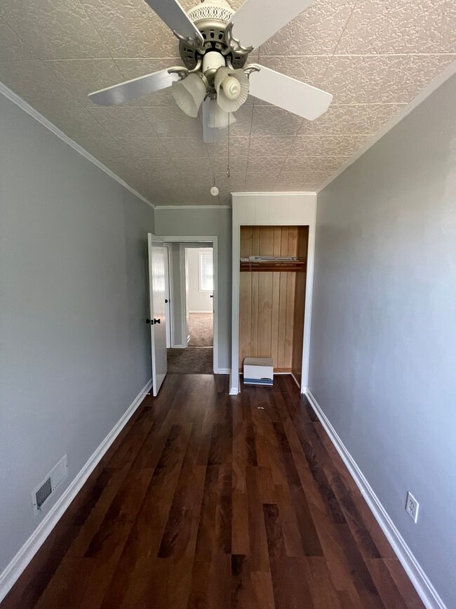 Building Photo - Freshly Painted 3 Bedroom House with Basem...