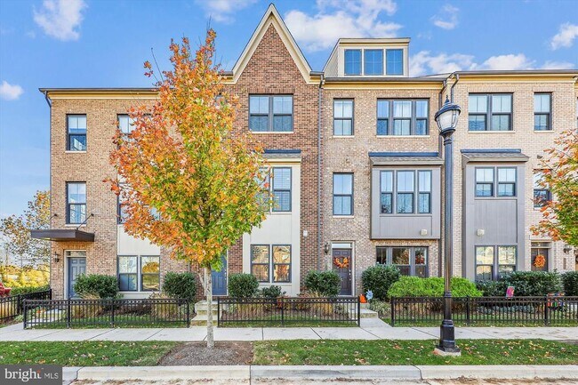 Building Photo - 4709 Van Buren St