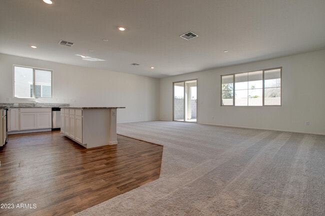 Building Photo - 11442 W La Reata Ave