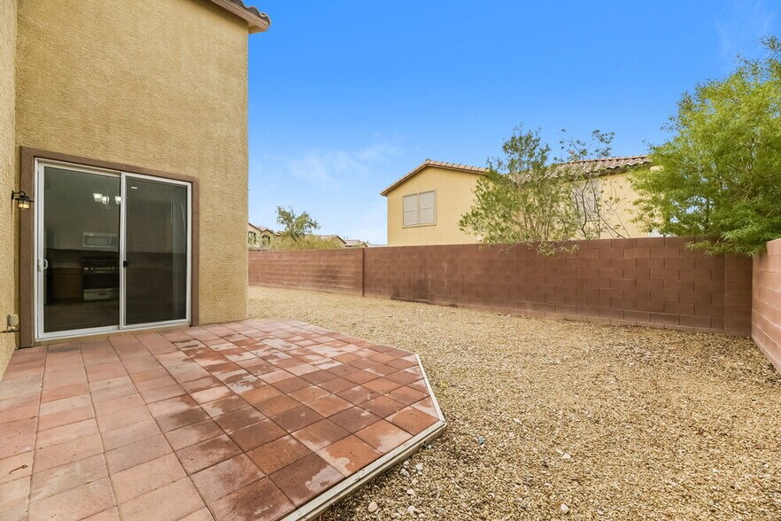 Building Photo - 7194 Temecula Valley Ave