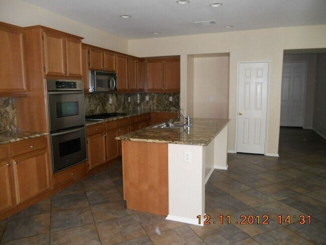 Building Photo - 29040 Azara St