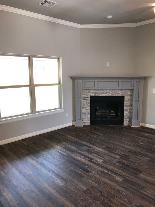 Building Photo - First Month Free!