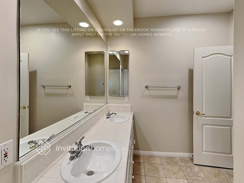 Building Photo - 28315 Hidden Hills Dr