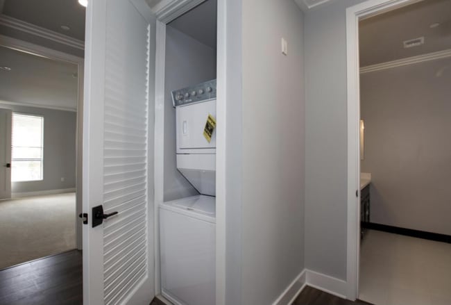 Washer/Dryer In Unit - 10270 Almayo Ave