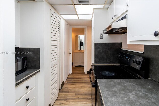 Building Photo - 10500 SW 108th Ave