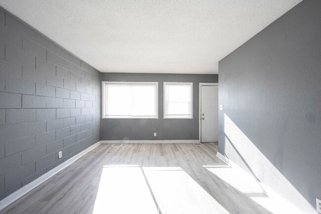 Building Photo - "Charming 2-Bedroom Retreat in Indianapoli...