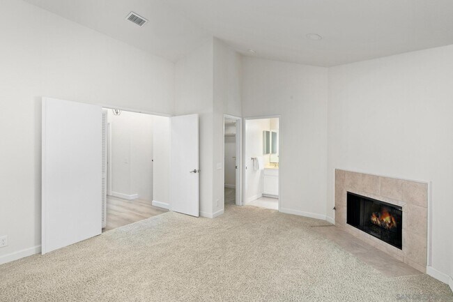 Building Photo - 714 G Ave