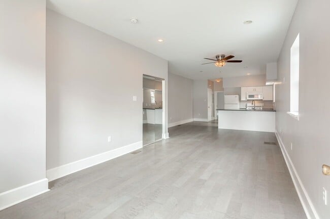 Building Photo - 1400 S 16th St