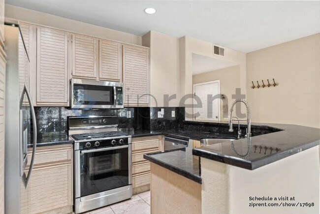 Building Photo - 445 Milan Dr