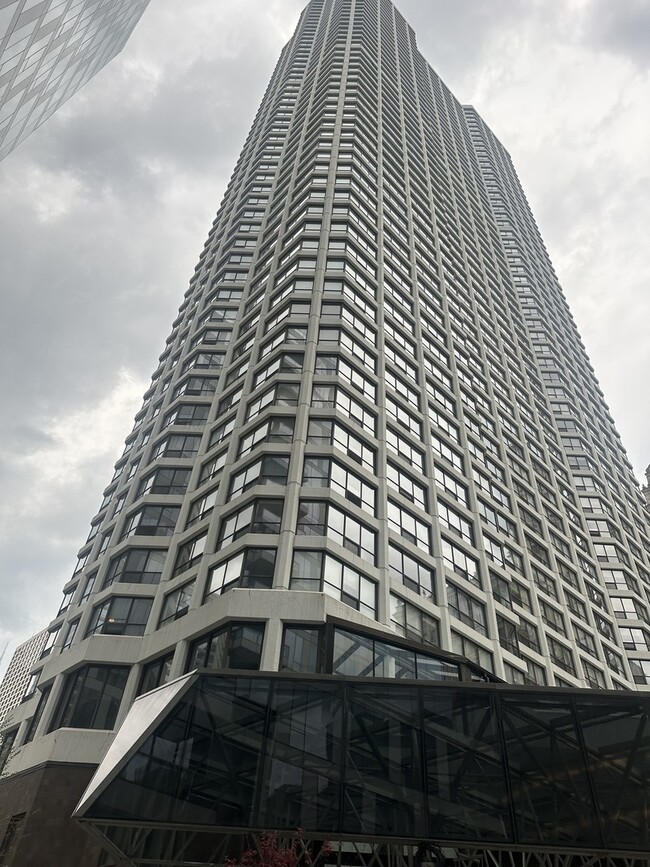 Building Photo - 405 N Wabash Ave