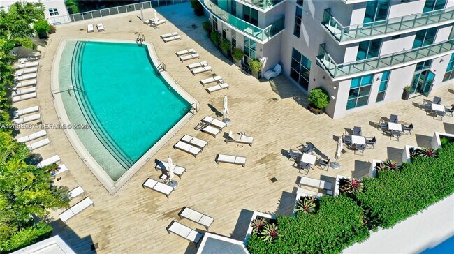 Building Photo - 1100 S Miami Ave