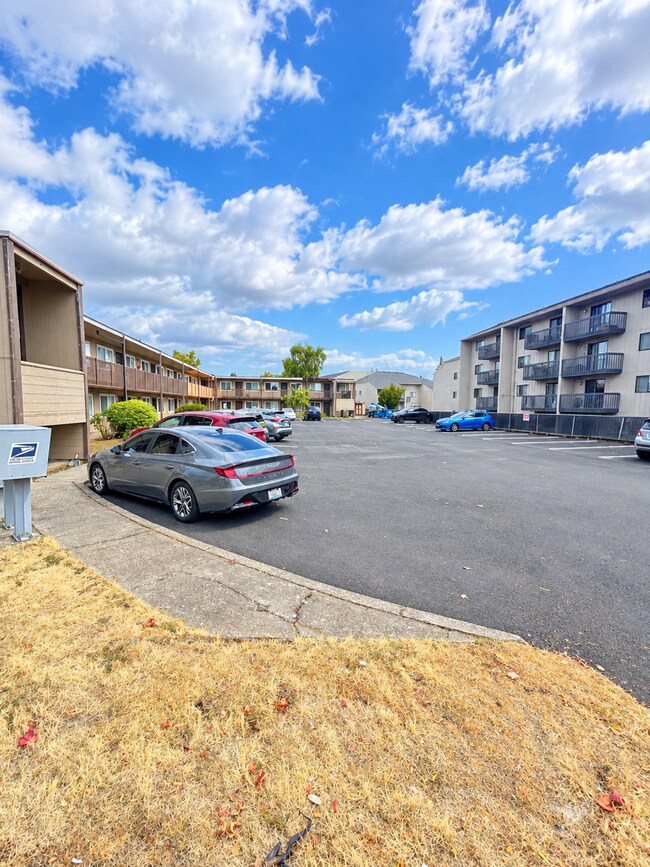 Building Photo - 4th Plain Court Apartments
