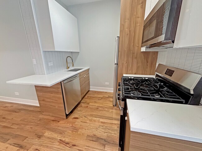 Building Photo - 2127 W 18th St