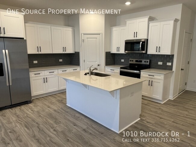 Building Photo - 1010 Burdock Dr