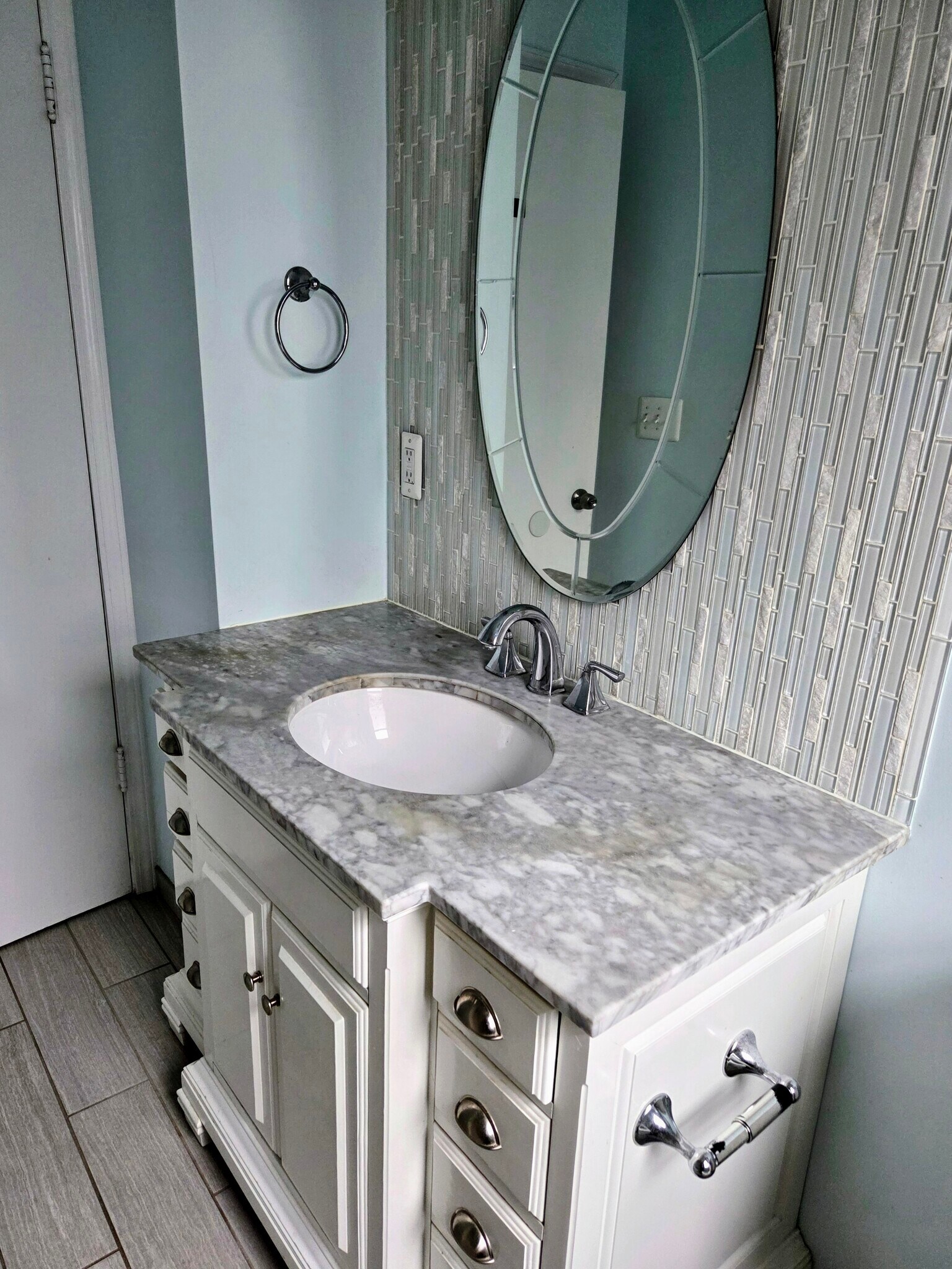 Building Photo - 2215 E Lincoln Ave
