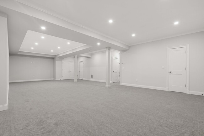 Building Photo - 24 Sand St