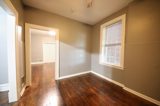 Building Photo - 4637 Virginia Ave