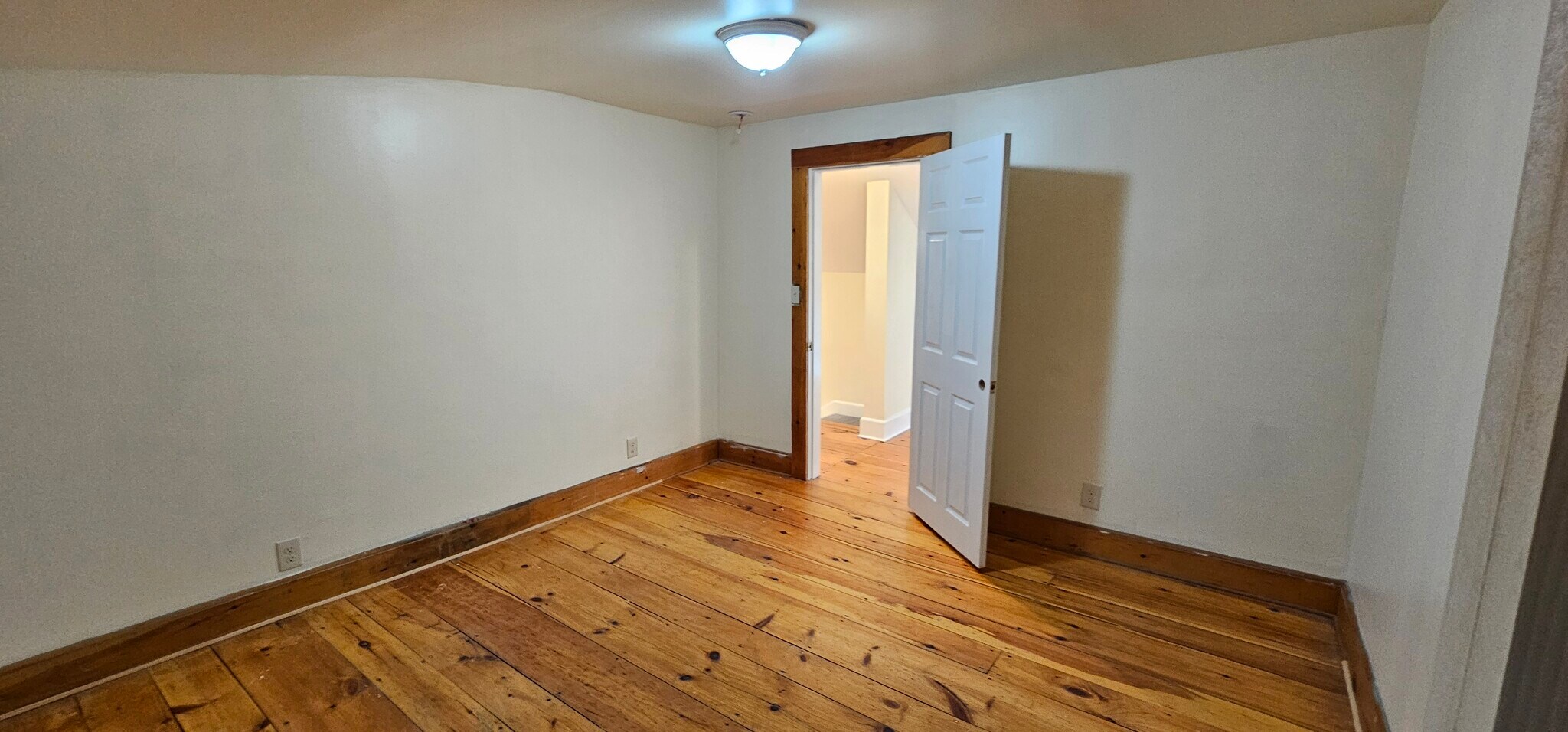 Building Photo - 13 Pleasant St