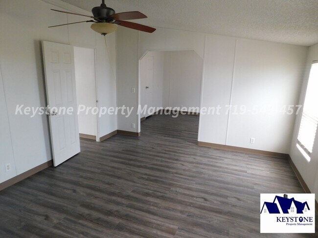 Building Photo - 710 S Walton Dr