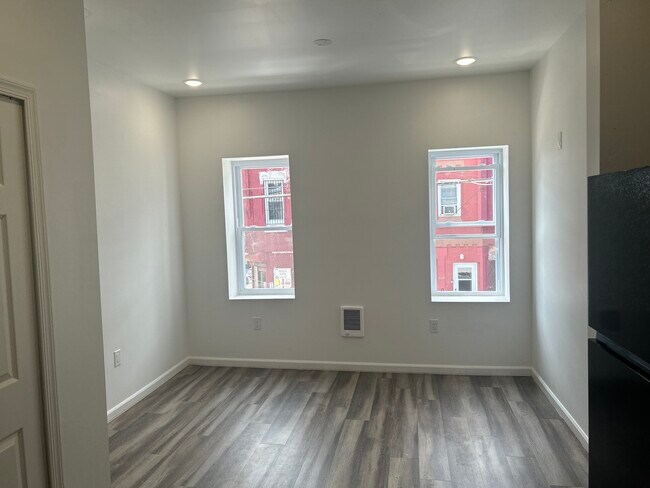 Building Photo - 12th st