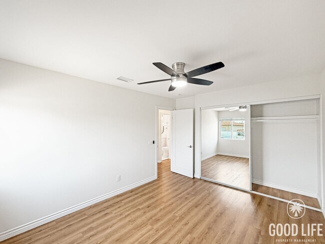 Building Photo - Charming 3B/2BA Home with Attached Garage, Large Yard and Modern Comforts in Quiet Baseball Field...