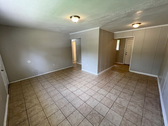 Building Photo - 6132 Pontotoc St