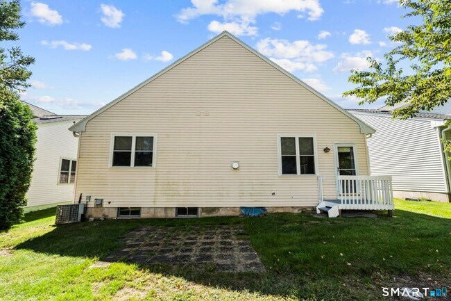 Building Photo - 43 Pepper Bush Ln