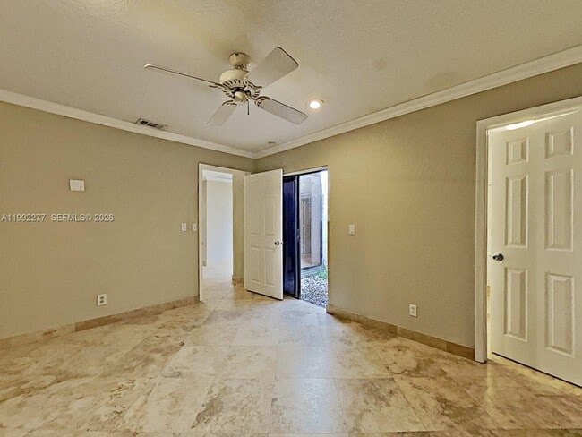 Building Photo - 800 SW 87th Terrace