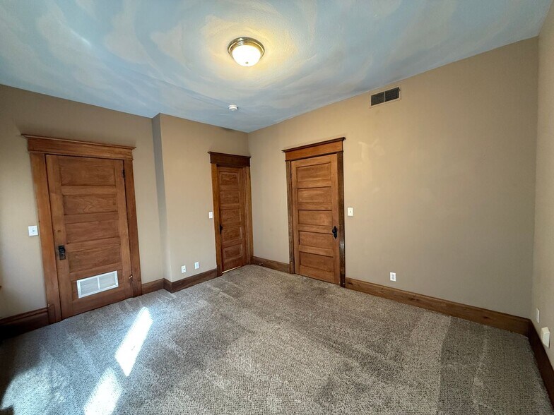 Building Photo - 1210 E Colfax Ave