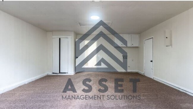 Building Photo - 4 Bedroom Rent to Own Home Available!