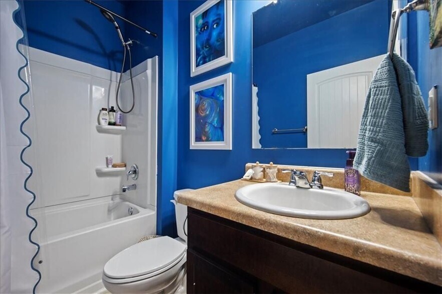 Building Photo - 108 Aviary Ln