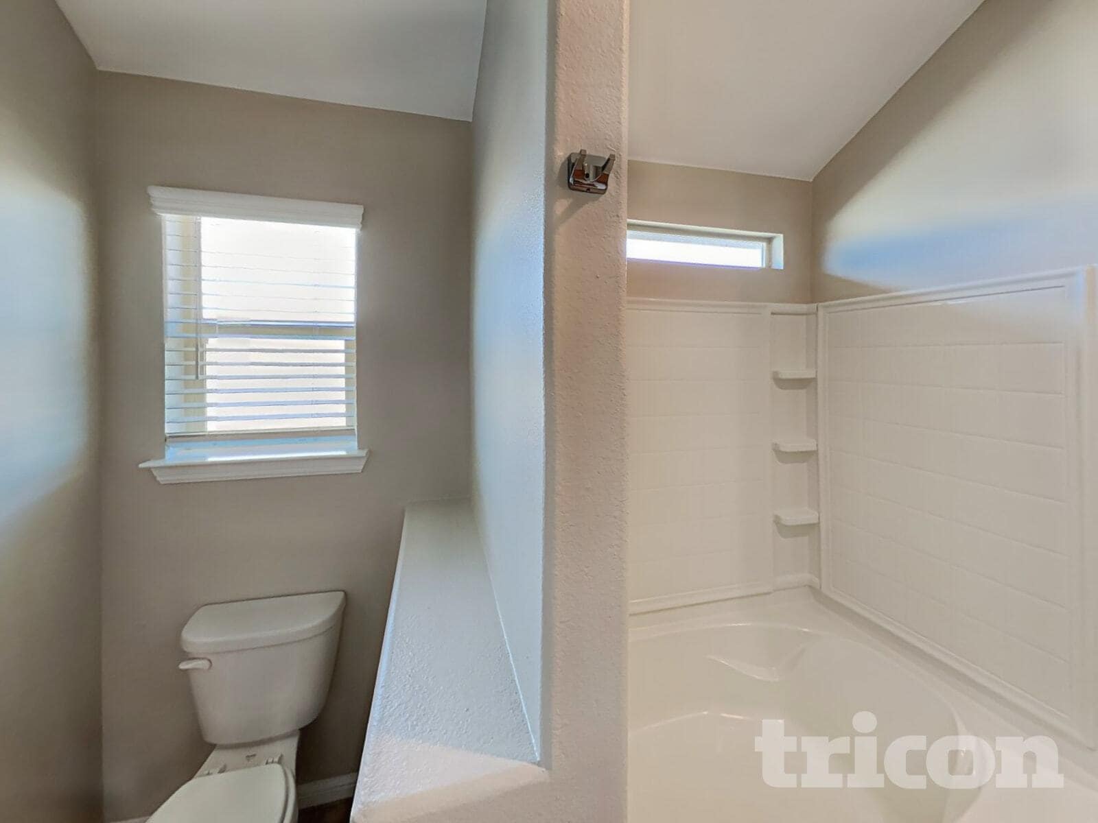 Building Photo - 304 Foxhunter St