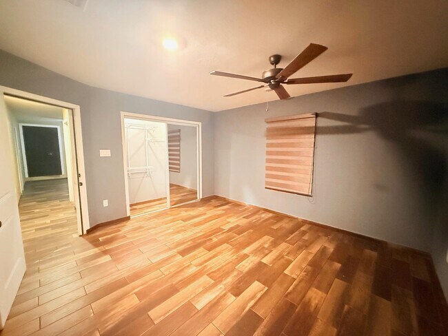 Building Photo - 4416 Flores Ave