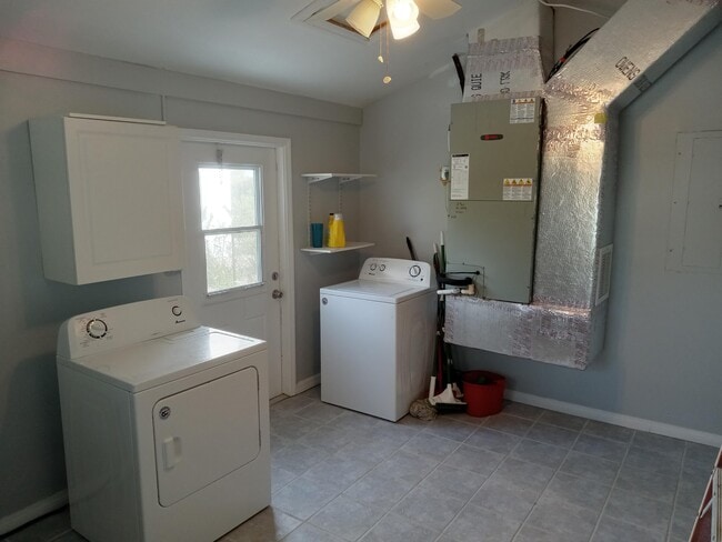 Building Photo - 1655 Sunrise Dr