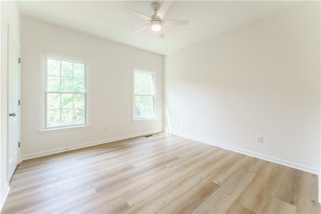 Building Photo - 3272 Pomarine Ln NW