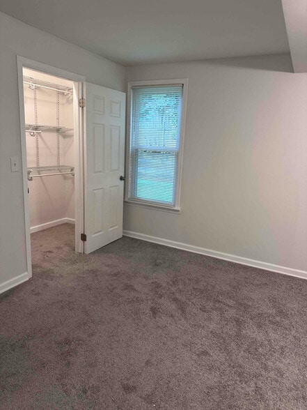 Building Photo - 712 Glen Rd