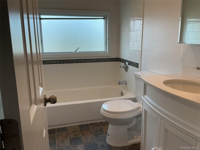 Building Photo - 77 Choir Ln