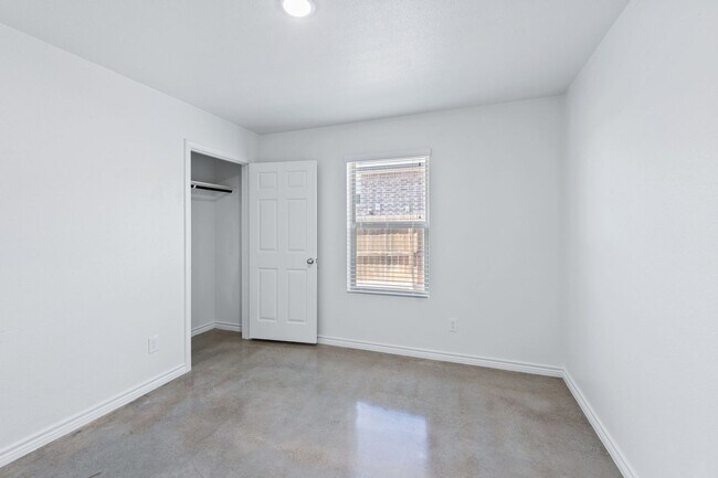 Building Photo - PM1-HH1803 Emma Naylor Ct