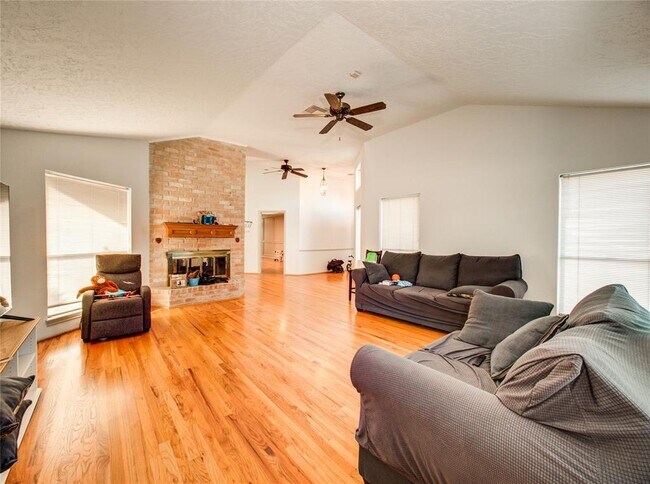 Building Photo - 14226 Woodnook Dr