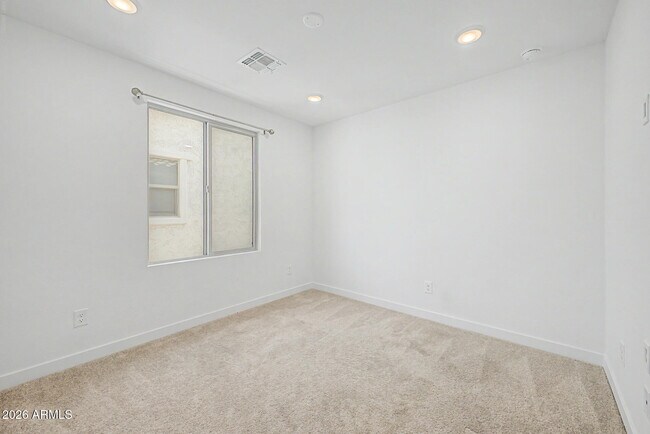 Building Photo - 3361 S 179th Dr