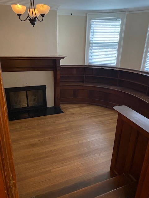 Building Photo - Gorgeous 2 bedroom, 1 bath apartment in Shields Mansion in the historic Old North End