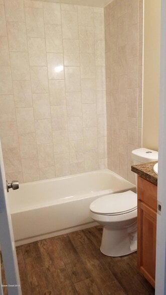 Building Photo - 6417 Ridgewood Ave