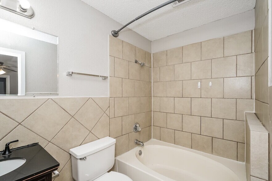 Building Photo - 6721 Rhea Ridge Dr