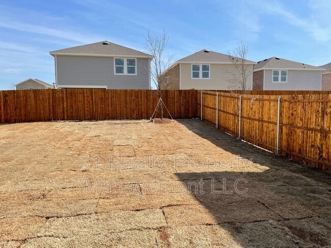 Building Photo - 1911 Chapel Hl Rd