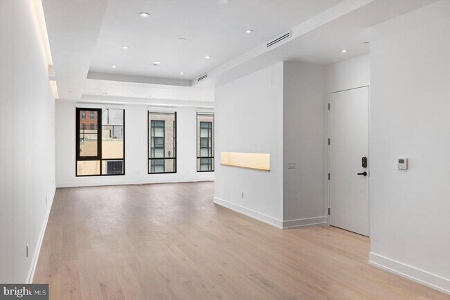 Building Photo - 724 Chestnut St