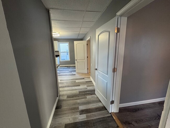 Building Photo - 14 Hillside St