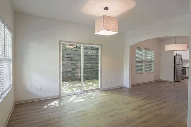 Building Photo - 70 Gardenia Dr NW