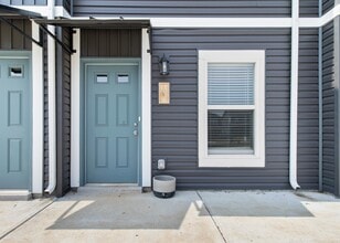 Building Photo - 215 Notgrass Rd